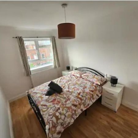 New Flat Next The Tube And Connections To The Centre Apartment London Bagian luar foto