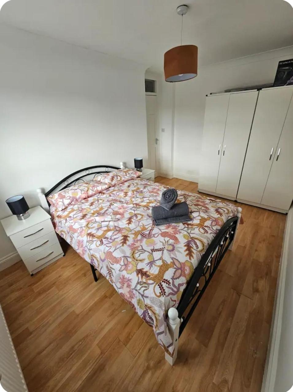 New Flat Next The Tube And Connections To The Centre Apartment London Bagian luar foto